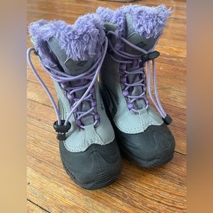 Columbia girl snow boots. Only worn a couple of times one winter. Size 1